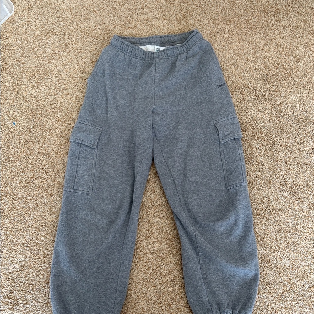 Aritzia Gray Cargo Joggers